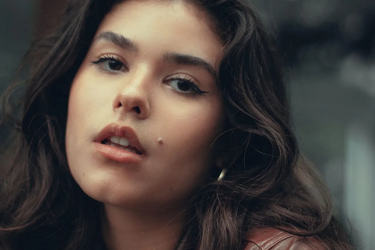 Jak bezpiecznie usunąć pryszcz na pieprzyku i uniknąć komplikacji