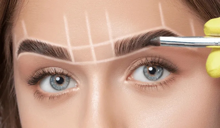 Jak zrobić kształt brwi, by uniknąć najczęstszych błędów?